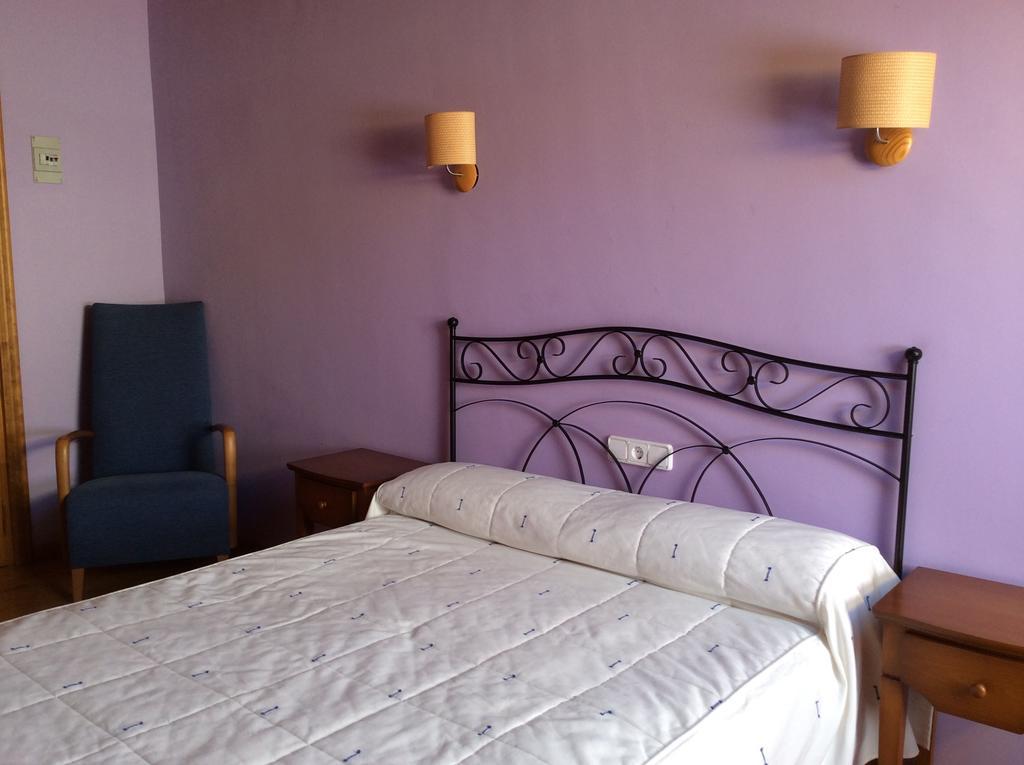 Hotel La Ribera Ribera de Cardos Bilik gambar